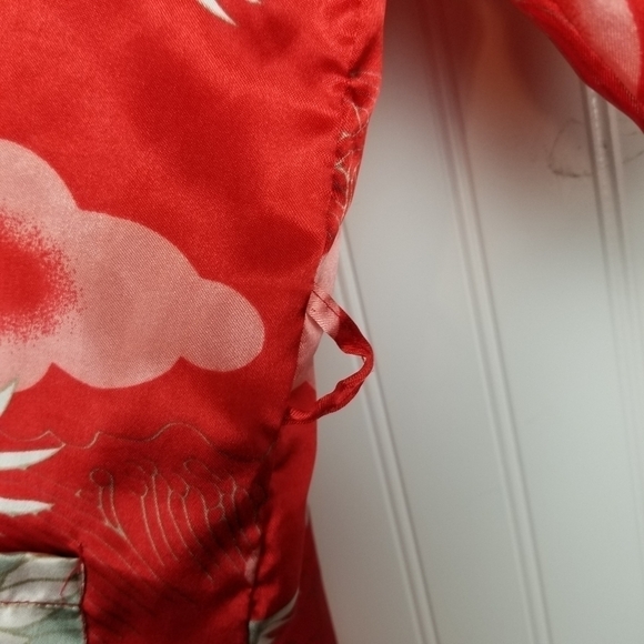 Vintage Kimono Robe Jacket Asian Bird Print Shiny Red White Clouds Missing Belt - Picture 7 of 9